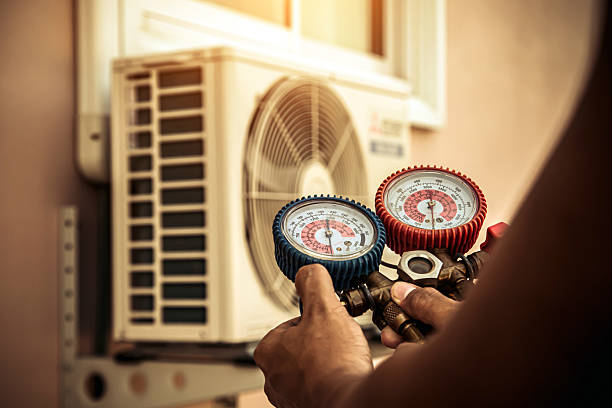 Professional Hvac technician working in Burlington, WI